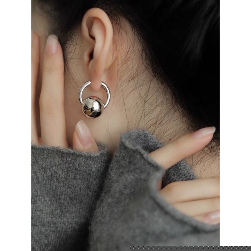 Ba*len*cia*ga earrings